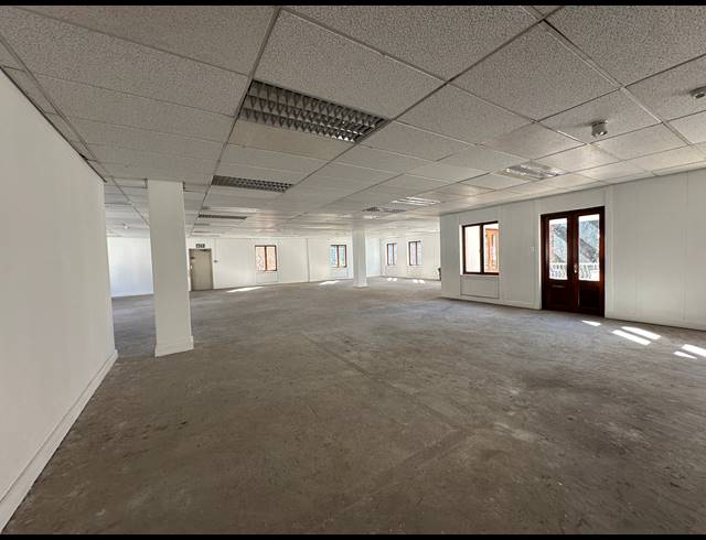 1,315M² OFFICE TO LET IN SANDTON CENTRAL